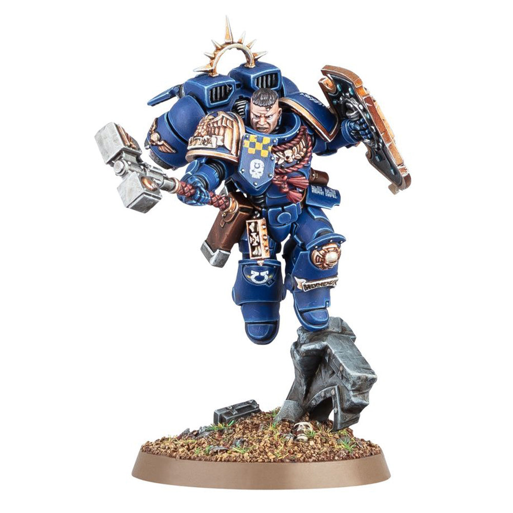 Warhammer 40,000 - Space Marines Captain with Jump Pack and Relic Shield